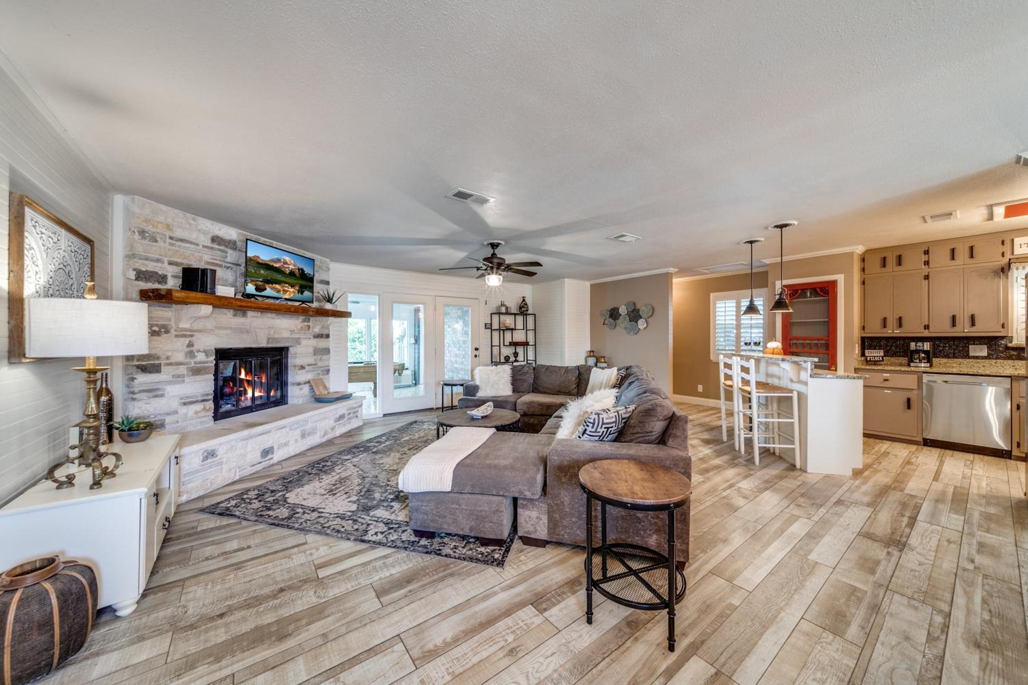 Charming Pet Friendly 4 Bdrm Home Mins To Main St And Wineries Fredericksburg Luaran gambar