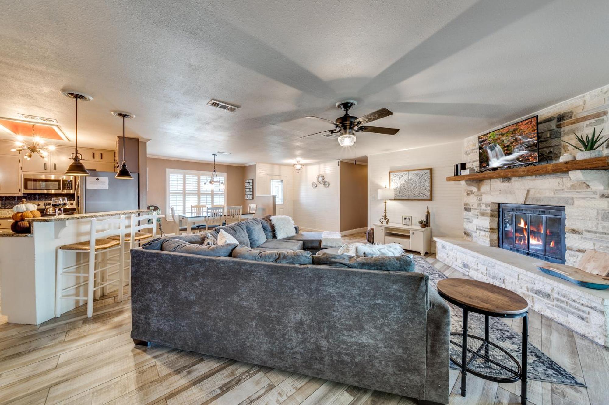 Charming Pet Friendly 4 Bdrm Home Mins To Main St And Wineries Fredericksburg Luaran gambar