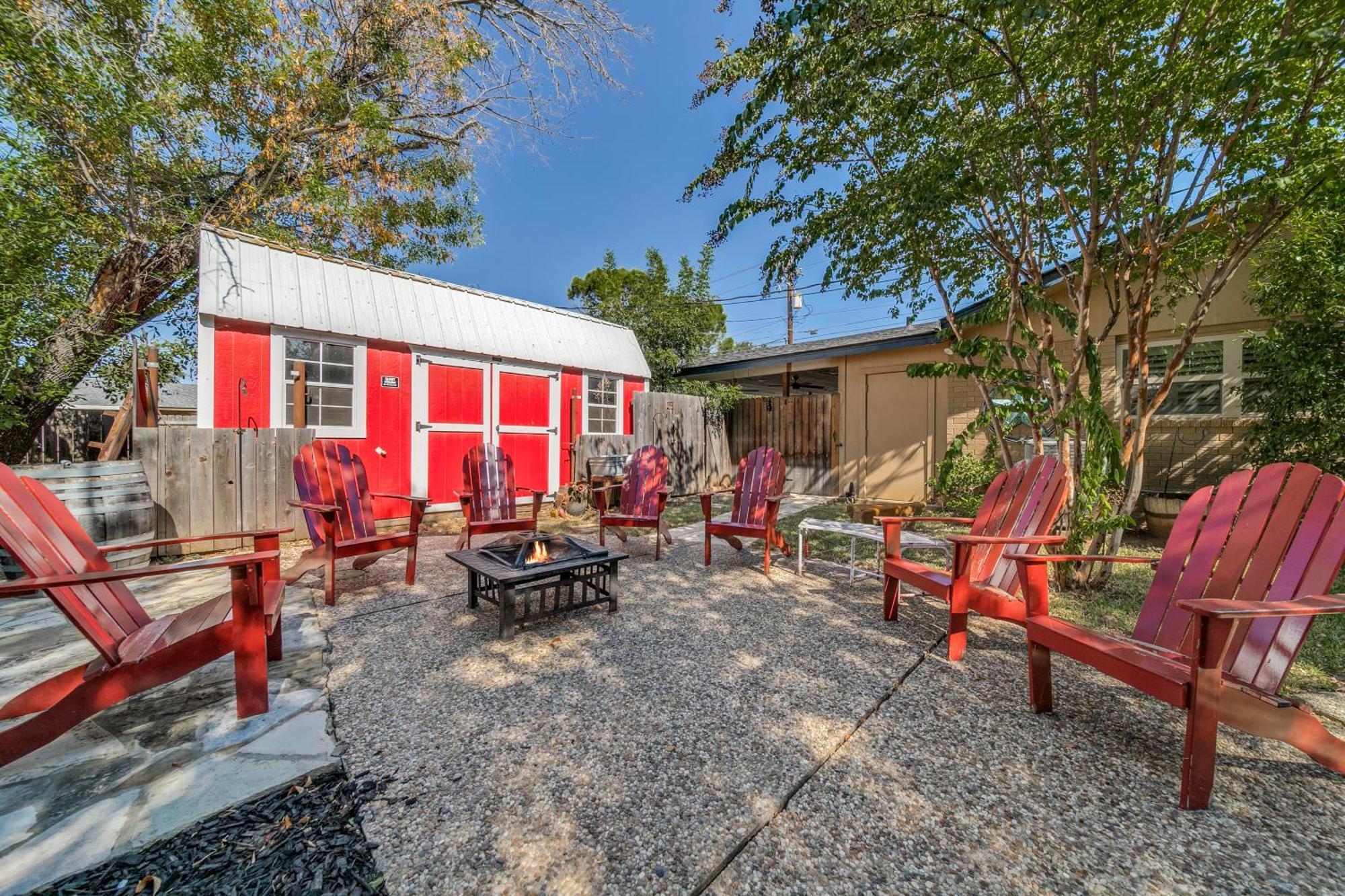 Charming Pet Friendly 4 Bdrm Home Mins To Main St And Wineries Fredericksburg Luaran gambar